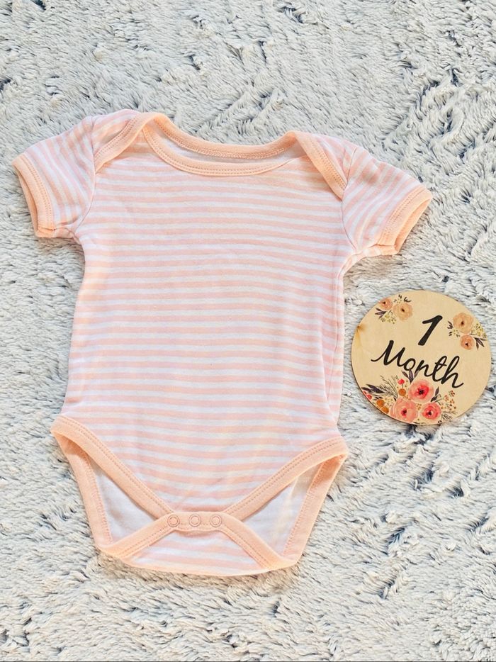 Lot 4 body bébé - photo numéro 8