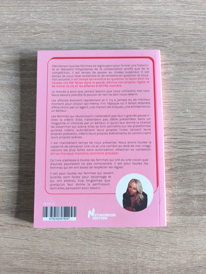 Livre girl on fire de cara alwill - photo numéro 2