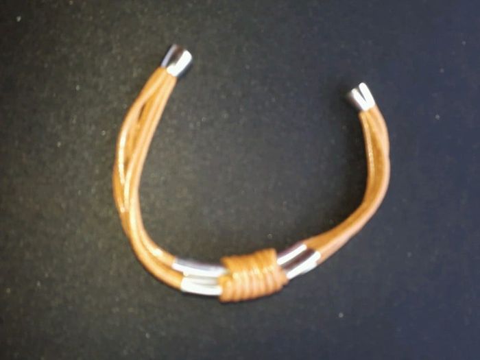Bracelet aimanté argenté et marron - photo numéro 5