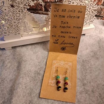 Boucles d'oreilles pendante chic rouge verte noir et doré