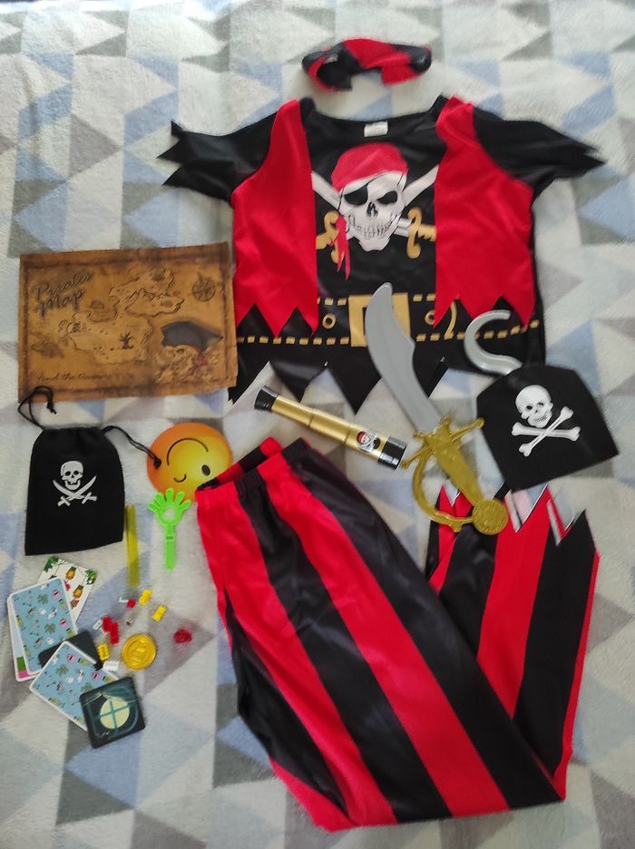 Déguisement pirate avec accessoires 6-8 ans