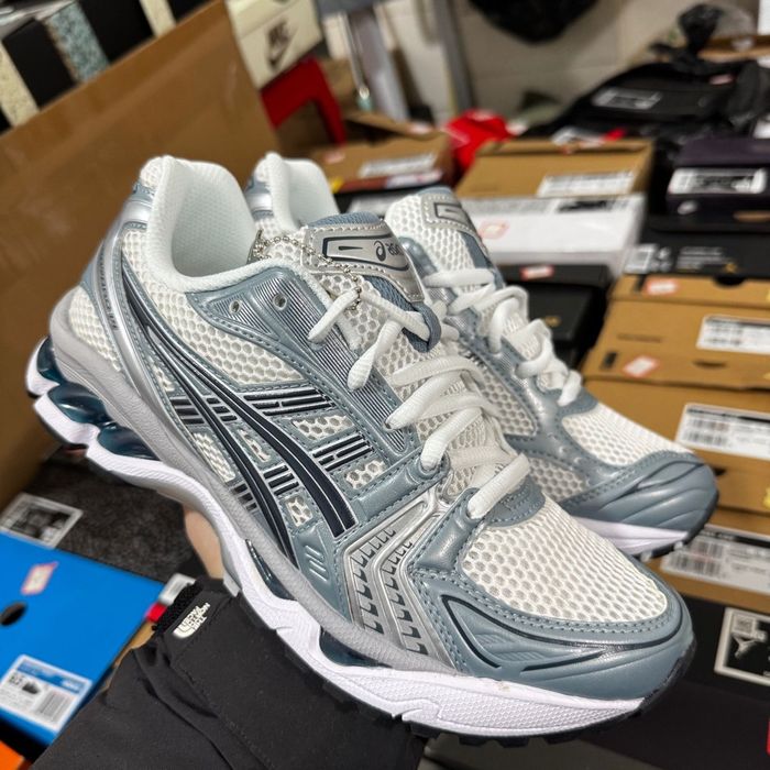 Asic kayana