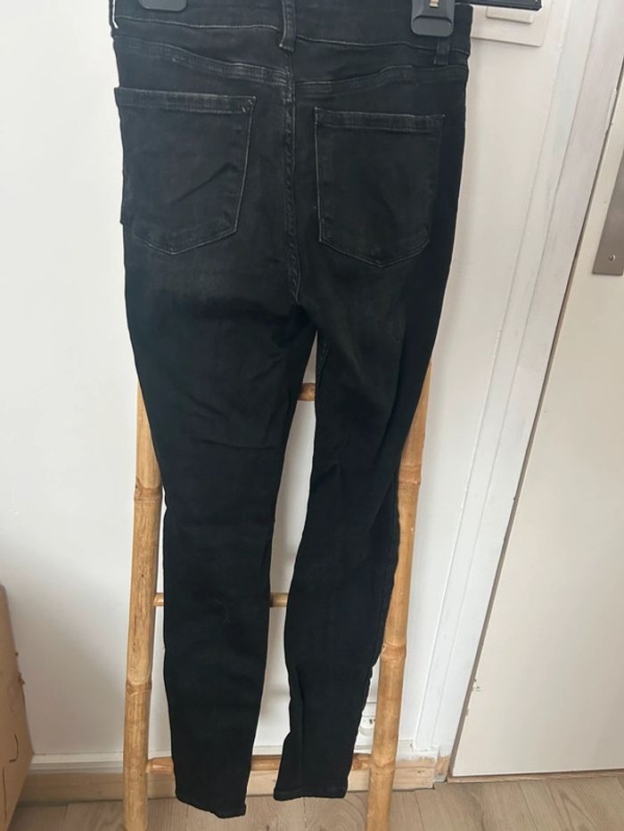 Jean skinny noir trouée - photo numéro 4