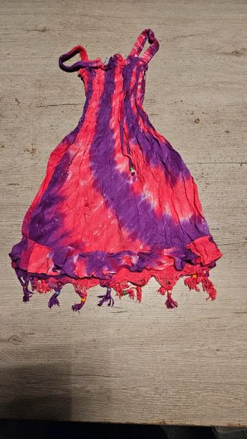 Robe d été à bretelles mauve/fushia, avec perles, 6 ans