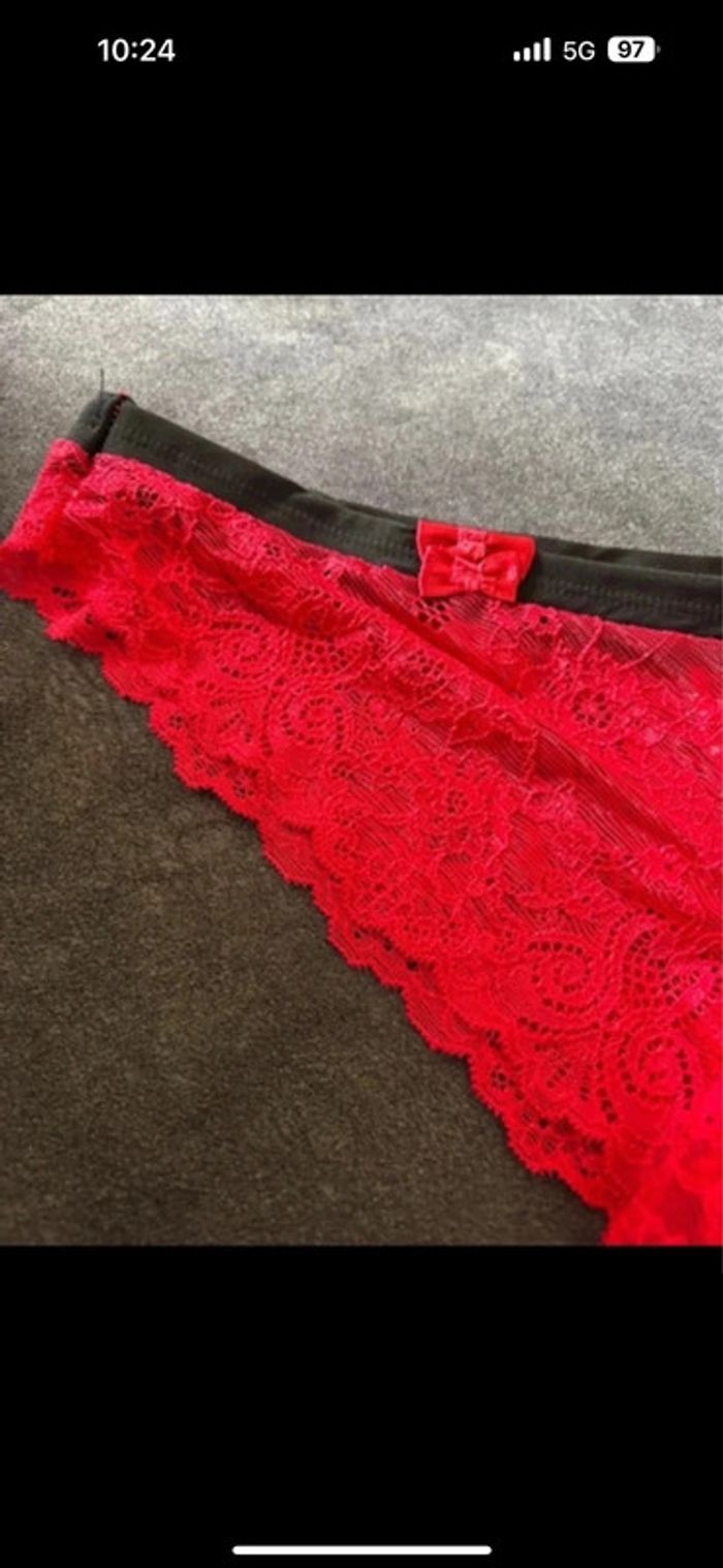 Lot de 2 culottes rouge en dentelle neuve steffy - photo numéro 4