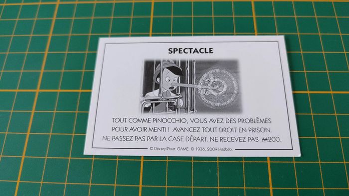 Carte spectacle tout comme Pinocchio pièce jeu de société Monopoly Disney éditions Hasbro #B94