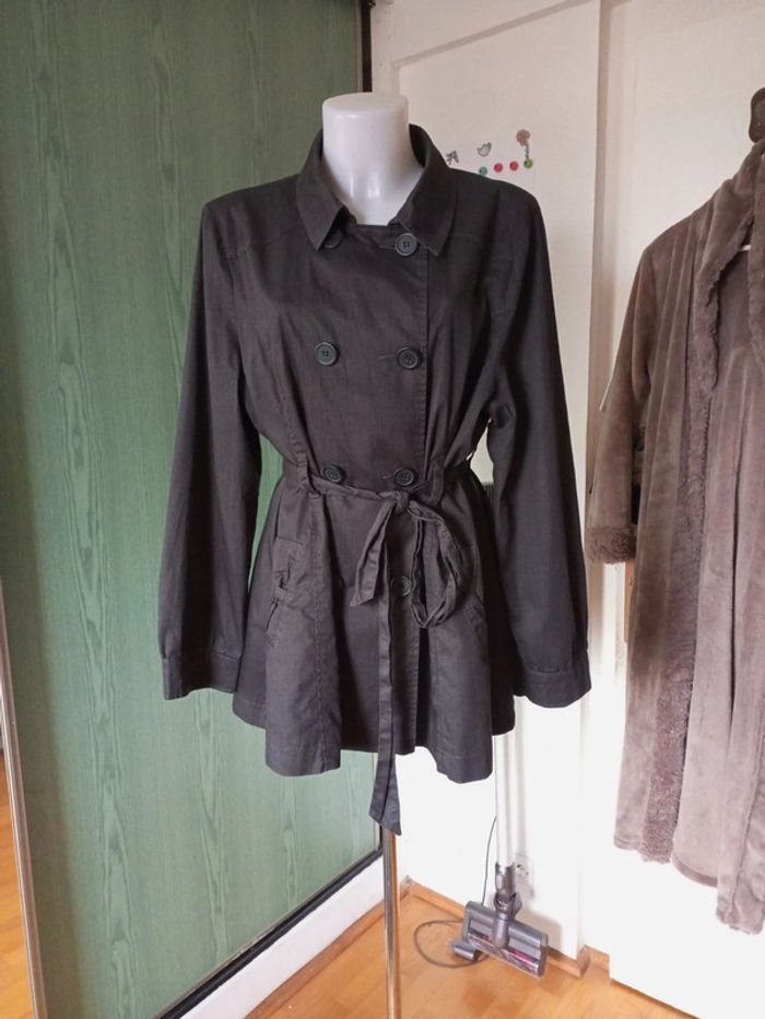 Trenchs gris