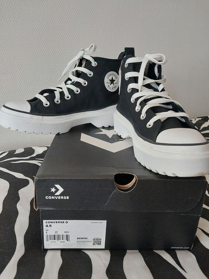 Baskets neuves Converses - photo numéro 4
