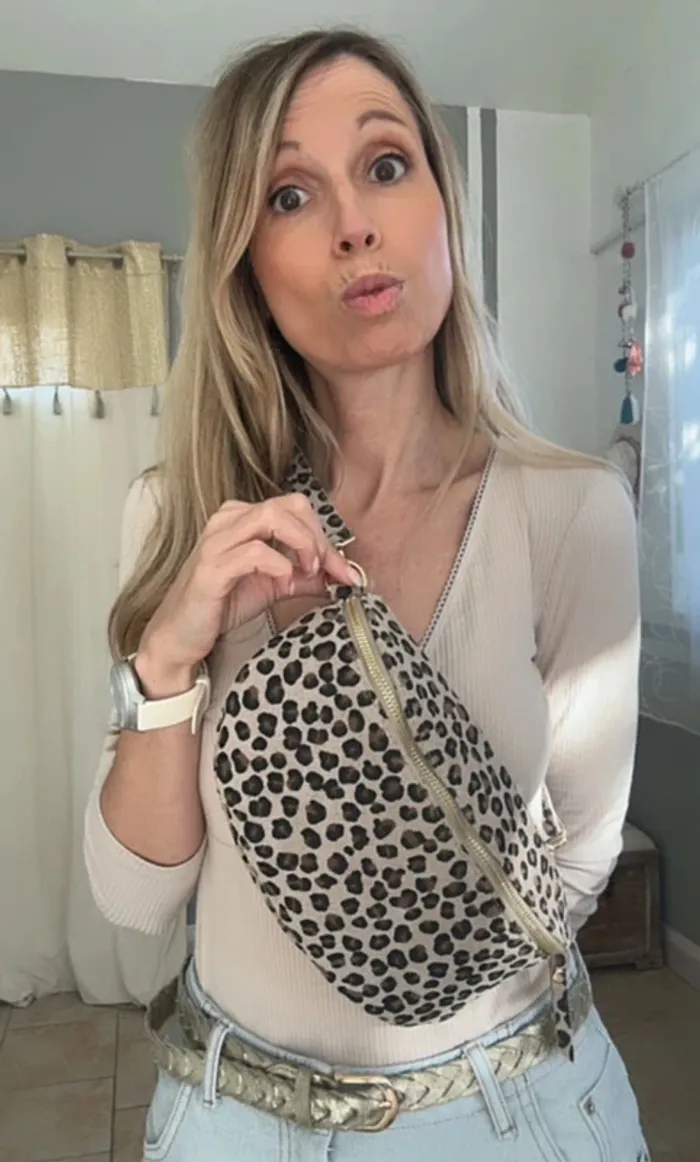 Sac banane cuir beige et léopard - photo numéro 9