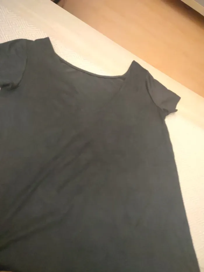 Haut peau de peche dos en V bizzbee 14/16 ans - photo numéro 3