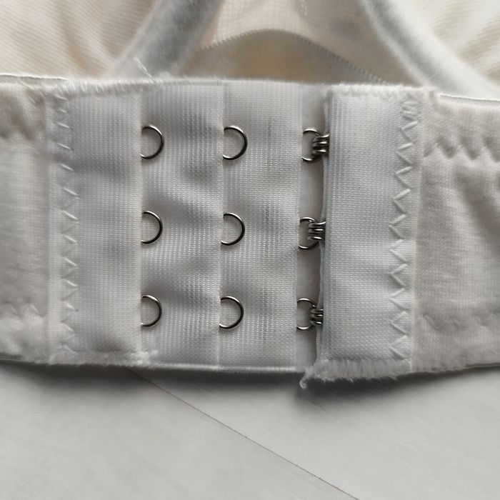 Ensemble lingerie blanche motifs fleuris - photo numéro 10