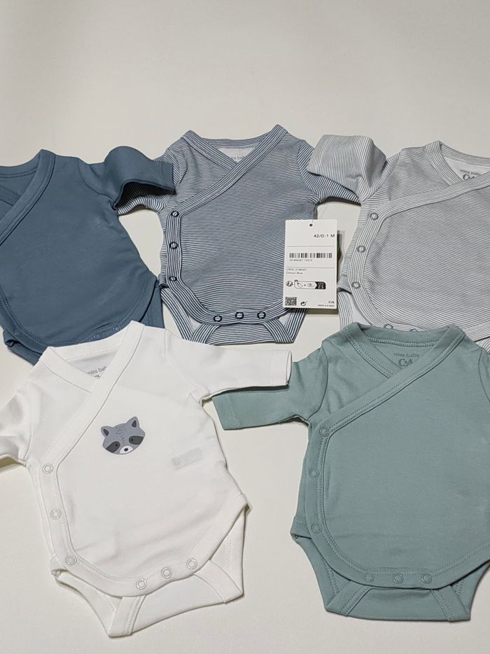 Packs de 5 bodies c&a neuf avec étiquettes - photo numéro 2