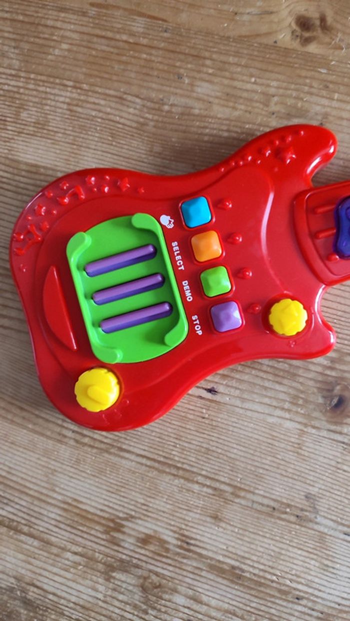 Guitare électronique jouet pour enfant - musicale et interactive - photo numéro 3