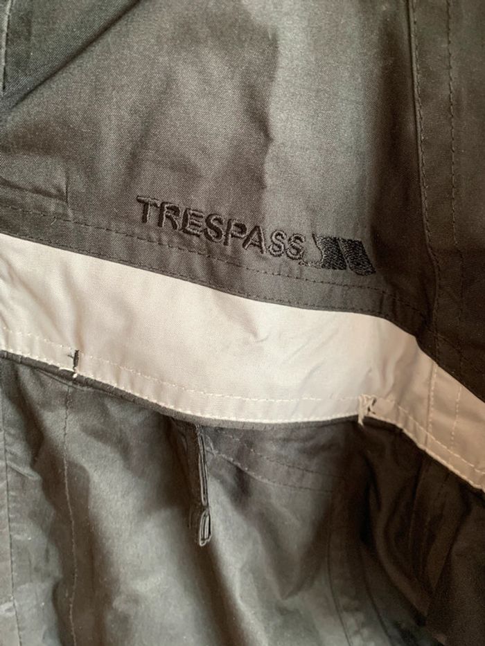 Parka blouson doublé hiver Trespass 9/10 ans noir et gris waterproof neige eau vent - photo numéro 2