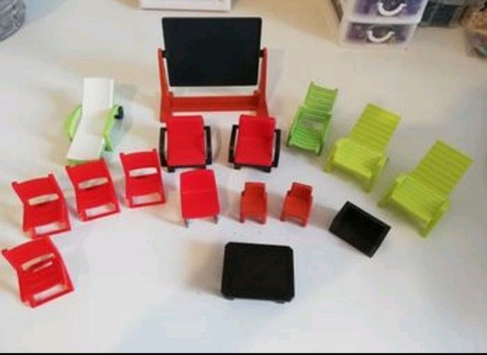 Lot de 16 accessoires playmobil chaises tableau