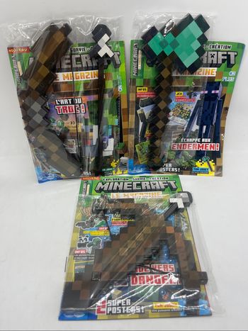 Lot de 3 magazines Livres d'activités Minecraft avec son arc et sa machette et son épée