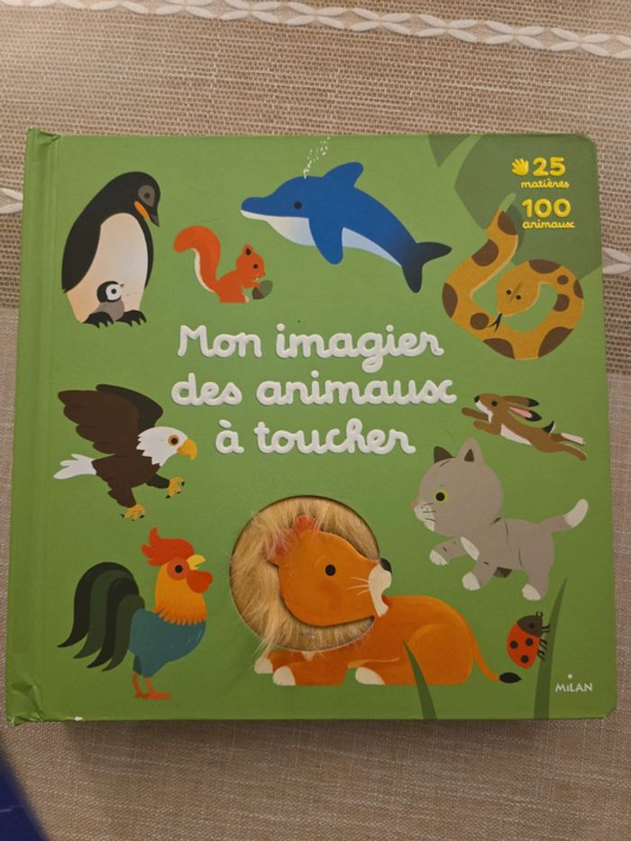 Mon imagier des animaux à toucher, 25 matières 100 animaux, Milan