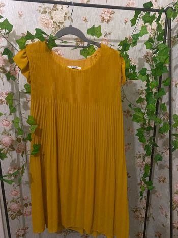 Robe sapotille jaune