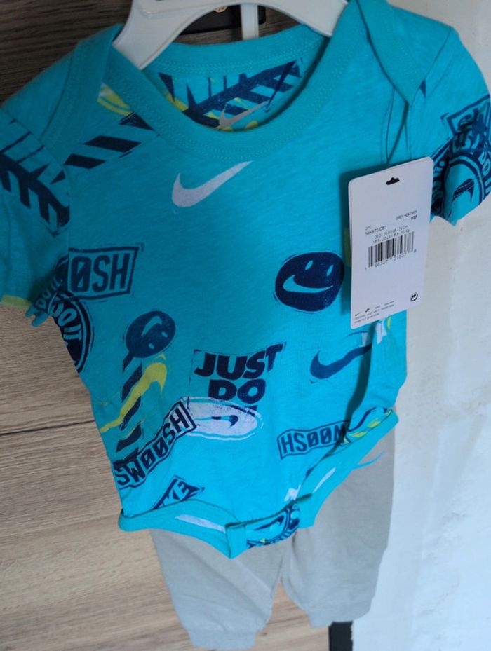 Ensemble 9 mois Nike. Neuf - photo numéro 4
