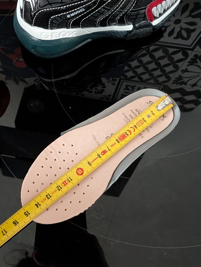 Baskets clignotants garçon. Taille 24. Neuf. Geox - photo numéro 7