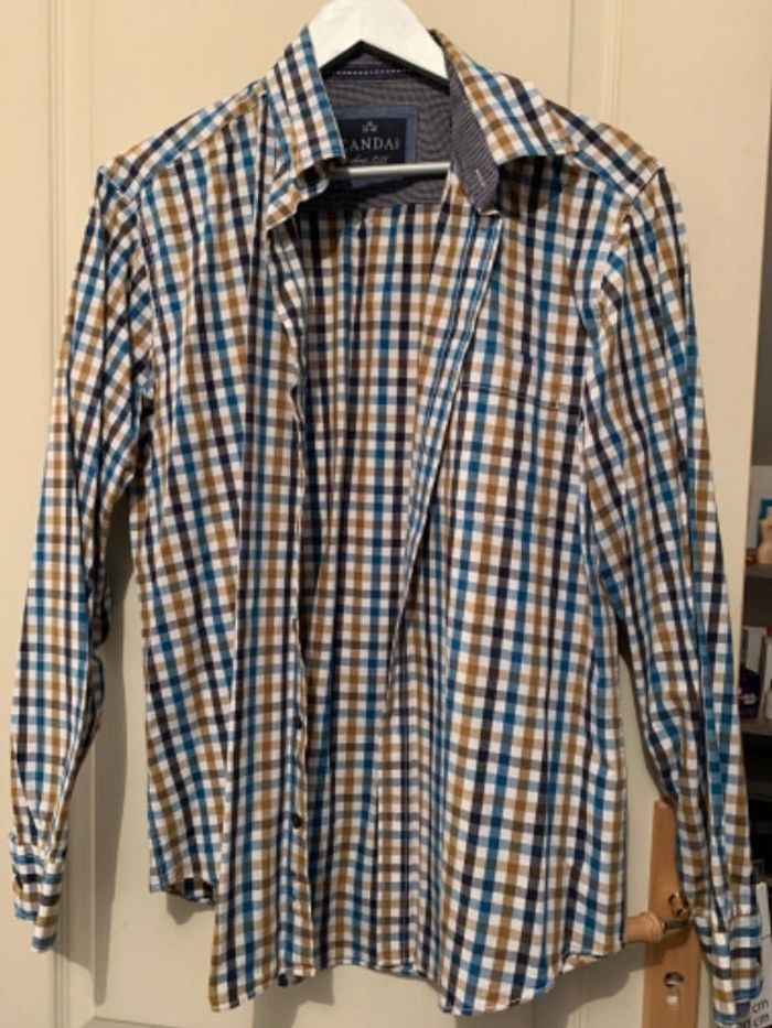 Chemise à carreaux