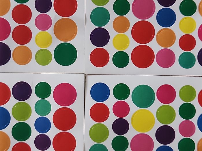 Superbe lot de 216 gommettes adhésives forme rond 🥰