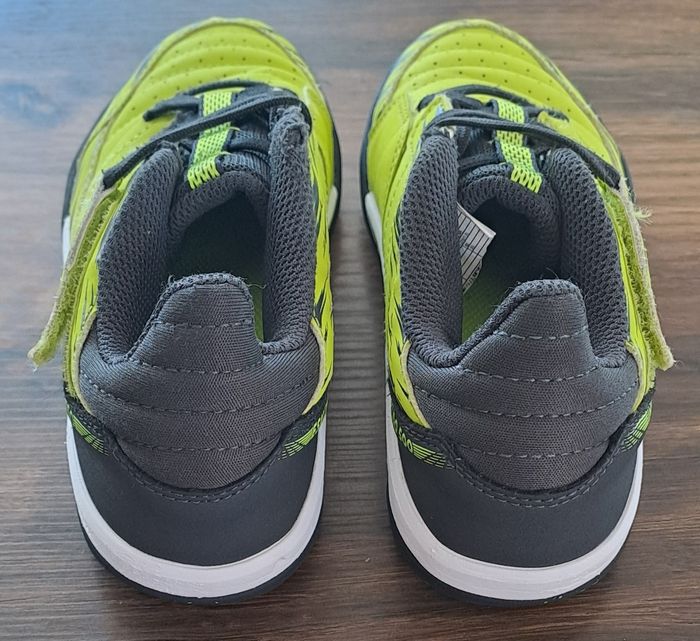 Chaussures de futsal enfants vertes et noires Eskudo 500 Kipsta taille 33 - photo numéro 5
