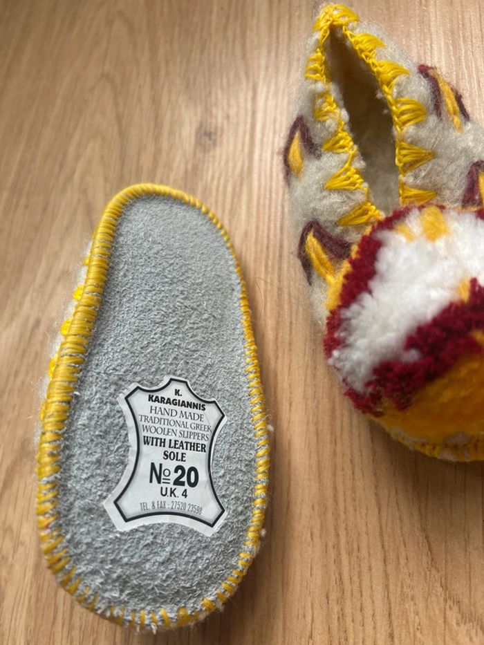 Chaussons grecs en laine taille 20 neufs - photo numéro 2
