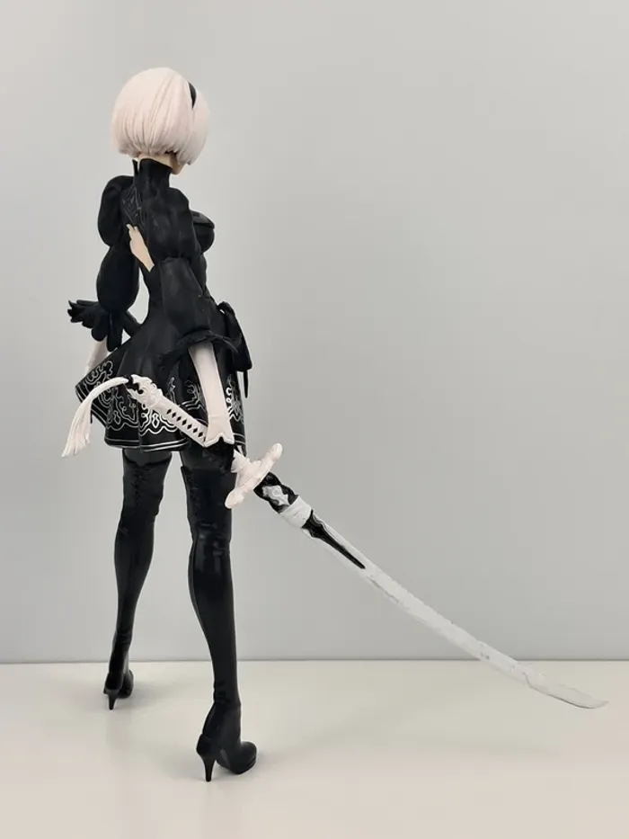 Figurine NieR:Automata - YoRHa No.2 Type B avec une épée - photo numéro 5