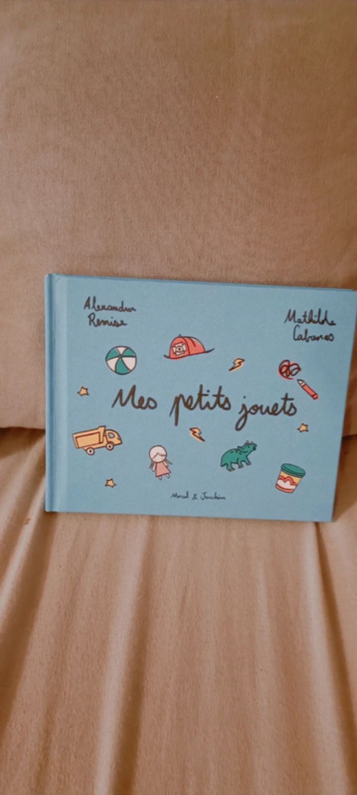 Livre "mes petits jouets"