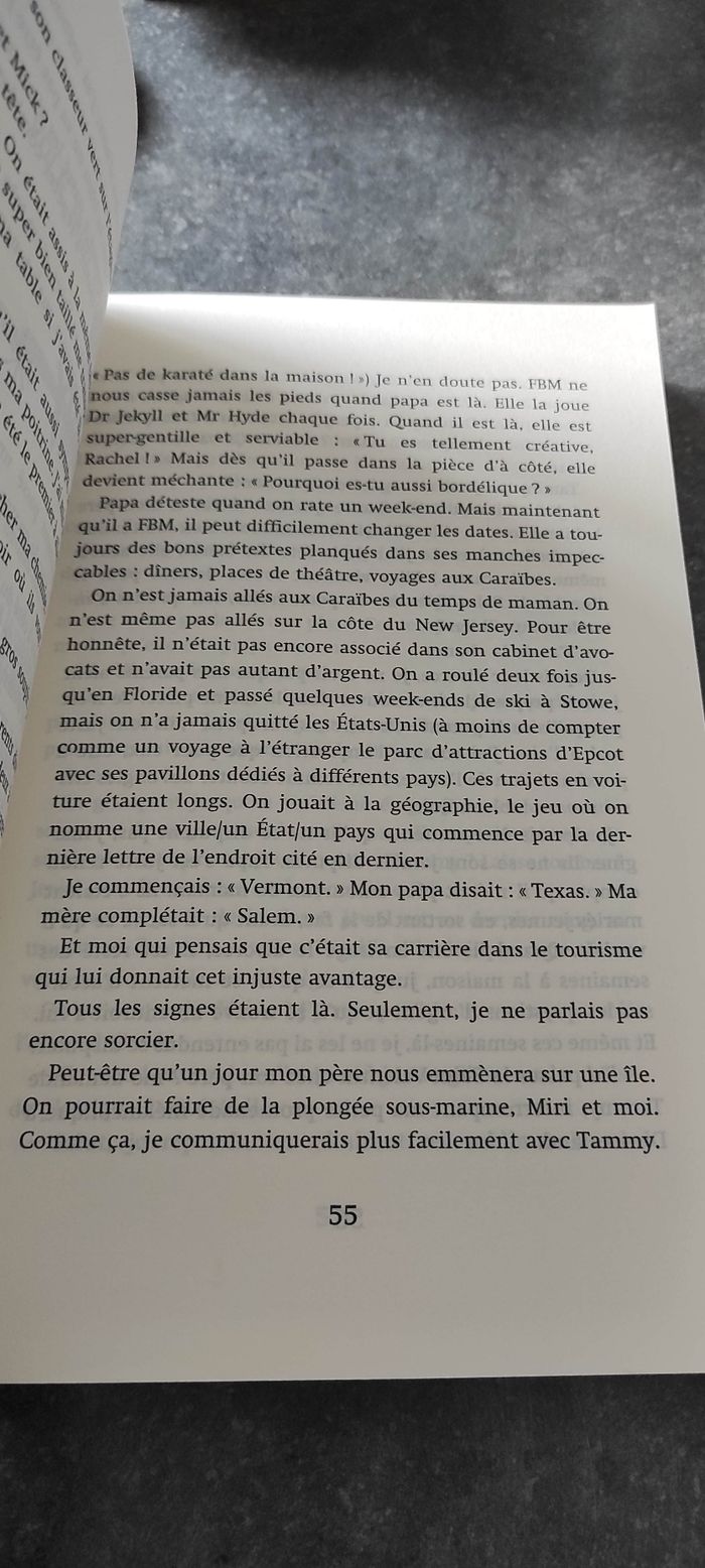 Junior - sortilèges et sac à main de Sarah Mlynowski - photo numéro 2
