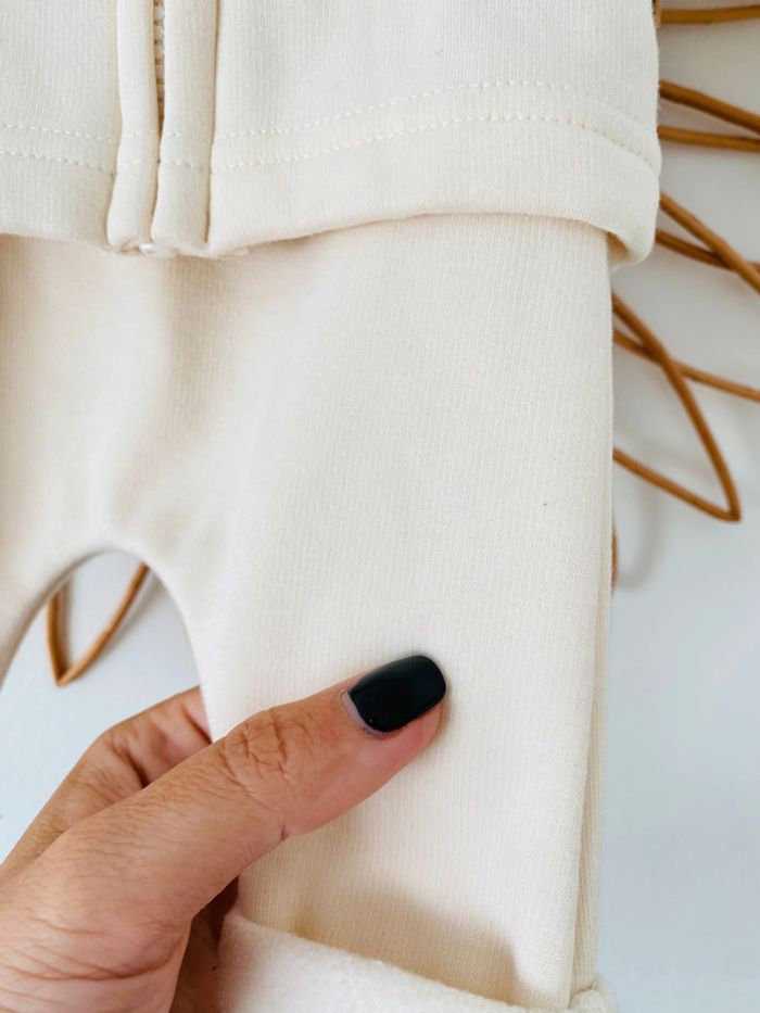 Ensemble sweat & pantalon Kiabi 1 mois - photo numéro 4
