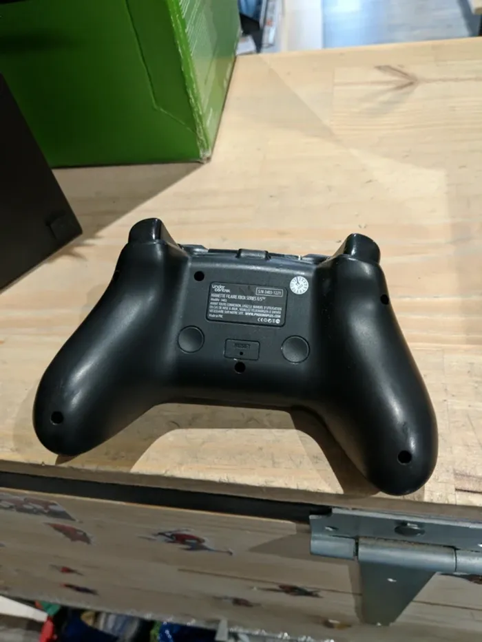 Xbox One en boîte + manette UnderControl - photo numéro 8