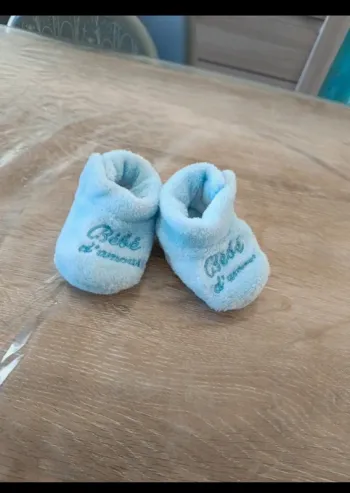 Petit chaussons 0/3mois garçon