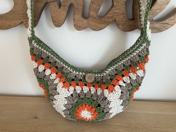 sac banane vert et orange au crochet fait main