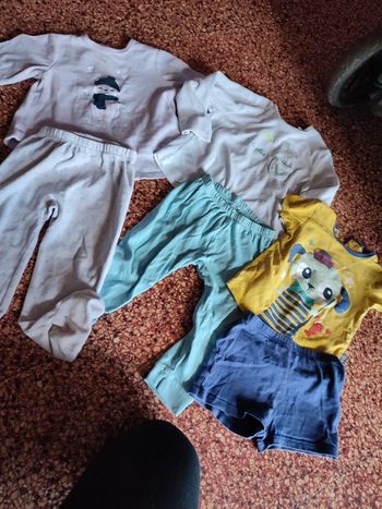 Pyjama en bon état 2 ans