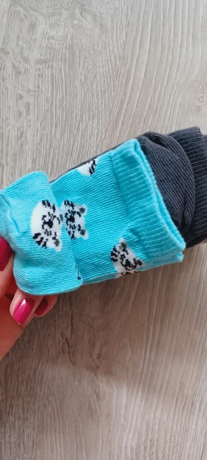 Lot de 5 paires de chaussettes enfant/garcon, taille 24-26, neuves avec étiquette 🏷 - photo numéro 4