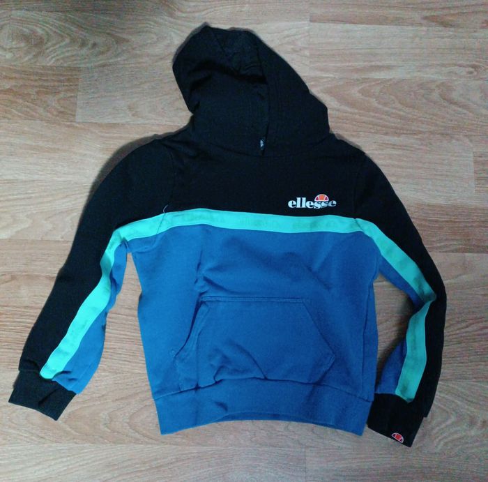 Sweat à capuche bleu et noir Ellesse 8 ans