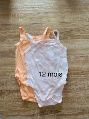 Lot bodies à bretelles - 12 mois