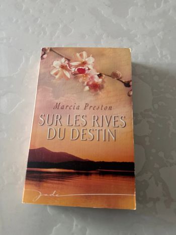 Livre sur les rives du destin - Marcia Preston