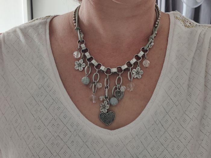 Collier breloque argenté