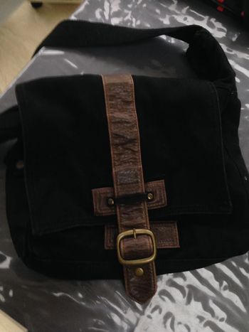 Sac bandoulière noir tissus
