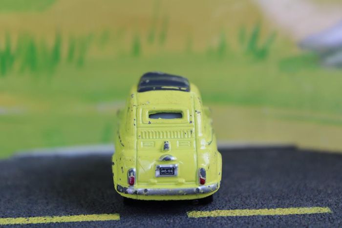 Disney Pixar cars Luigi - photo numéro 4