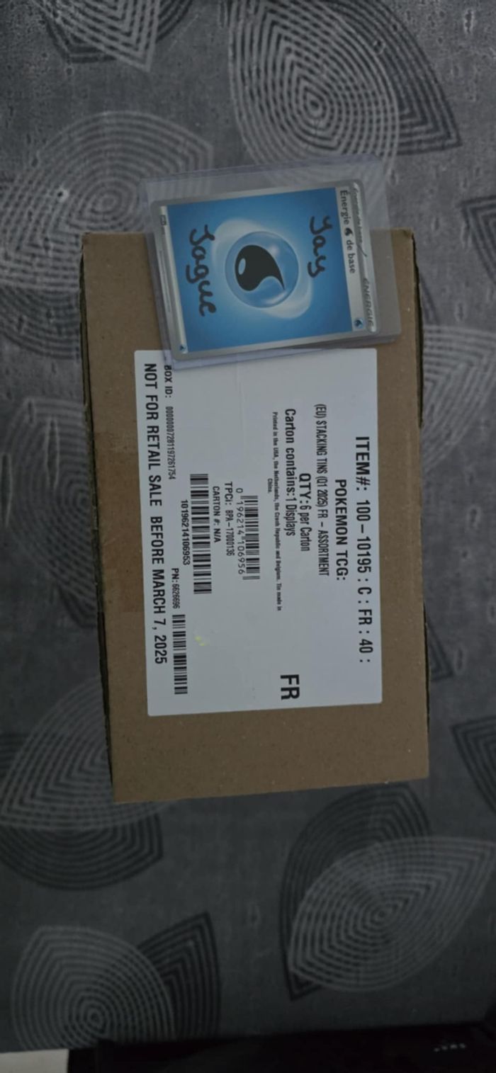 Pokémon case d'une display staking tins 2025 - photo numéro 2