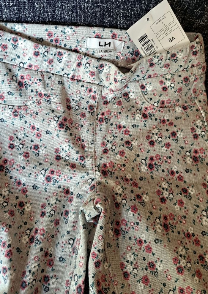 Pantalons taille 08 ans neufs avec étiquettes - photo numéro 3