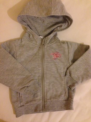 Sweat gris perle avec Capuche