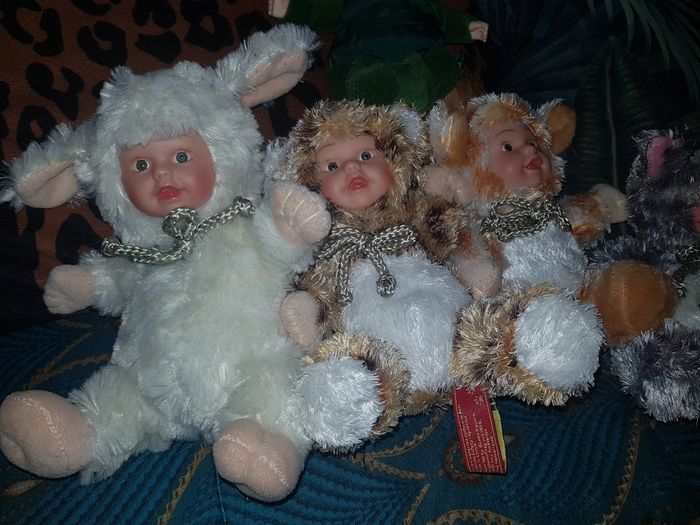 Lot Bébé poupée peluche collection vintage déguisé lapin chat mouton + Anne Geddes cactus - photo numéro 2