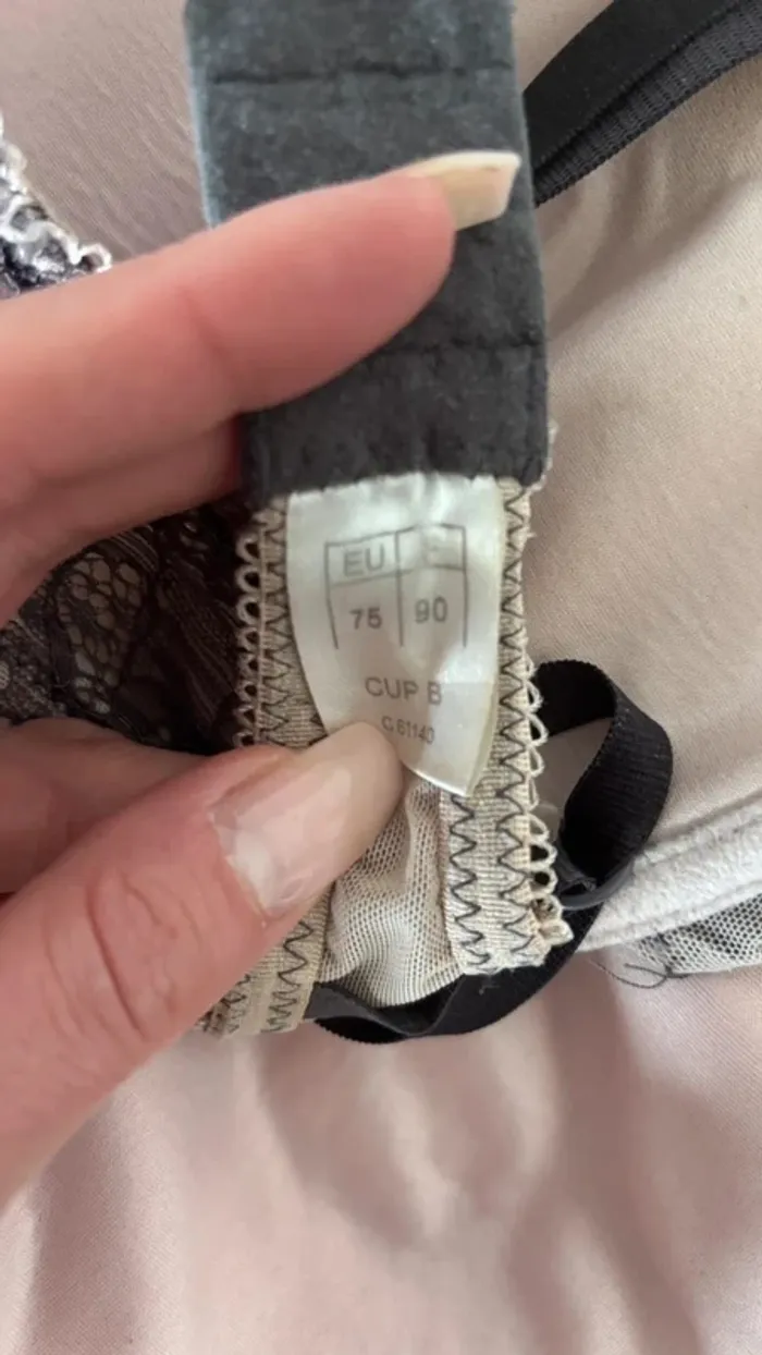 🎀 Soutien gorge rose pale et dentelle grise taille eu 75b FR 90b - photo numéro 6