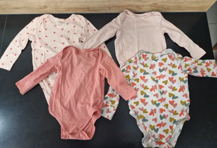 Lot de 5 pyjamas fille 2 pièces et 5 bodies manches longue TA0 - 24 mois - photo numéro 17