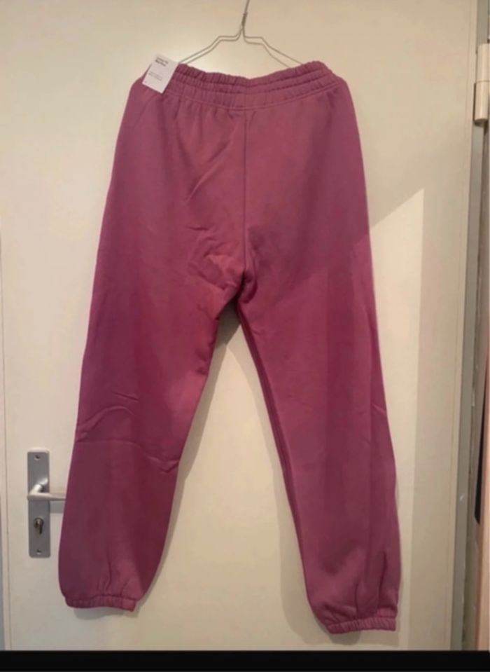 Jogging Nike oversize taille XL qui corresponde à du (42/44) neuf - photo numéro 4